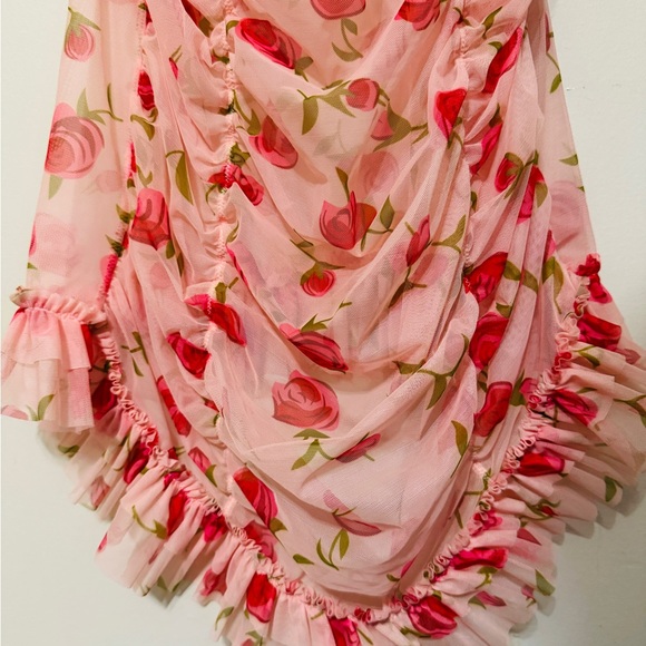 Floral Print Ruched Ruffle Hem Underwire Mesh
Slips - Picture 4 of 6